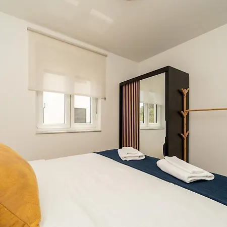 2-bedroom Marko With Sea View And 2 Free Parkings Apartament *