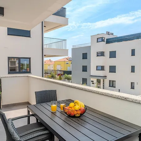 Apartament 2-bedroom Marko With Sea View And 2 Free Parkings