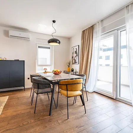 2-bedroom Marko With Sea View And 2 Free Parkings *