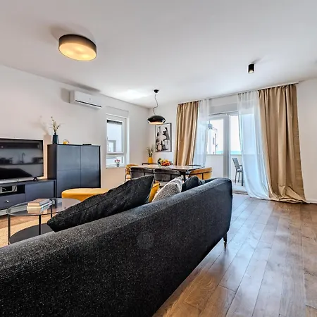 2-bedroom Marko With Sea View And 2 Free Parkings Zadar